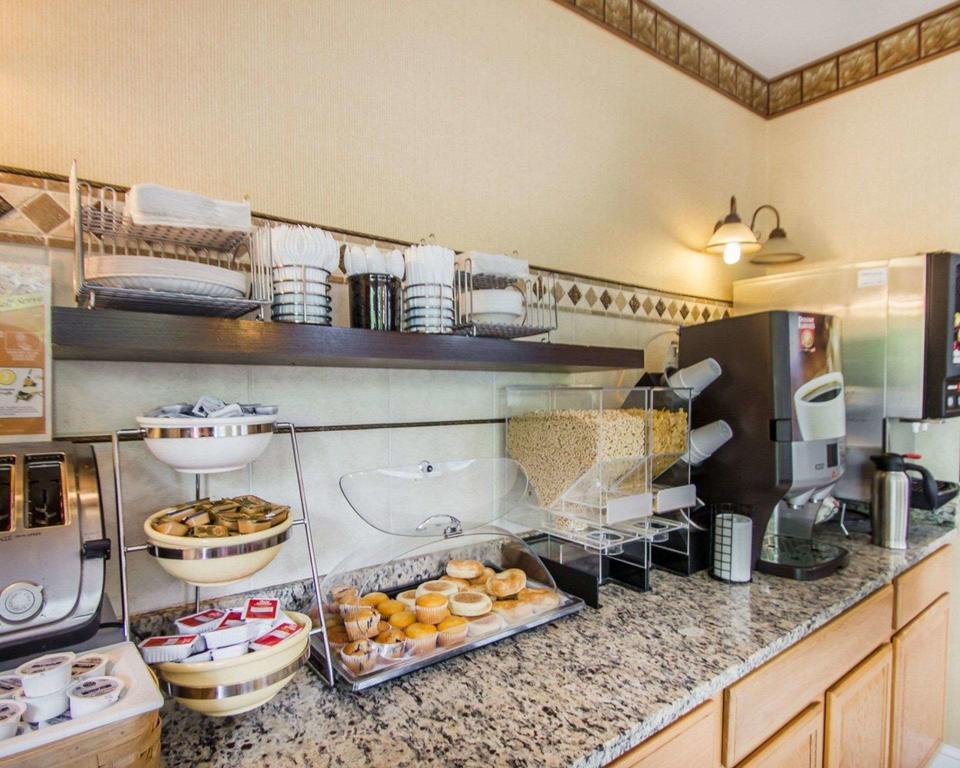 Econo Lodge Inn & Suites Old Saybrook - Westbrook Εξωτερικό φωτογραφία